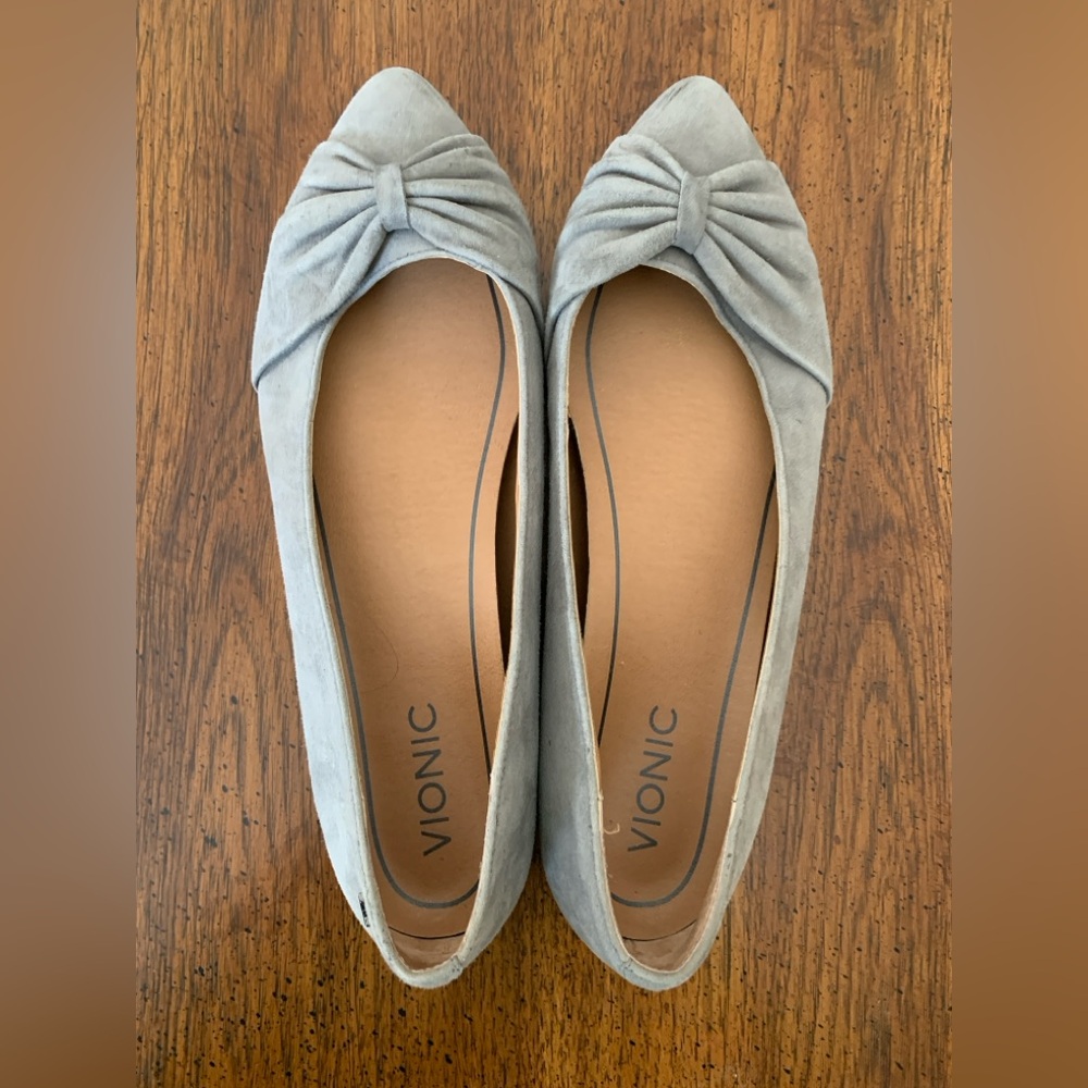 Vionic Women's Gray Bow Pointed-Toe Flats - Picture 2 of 5